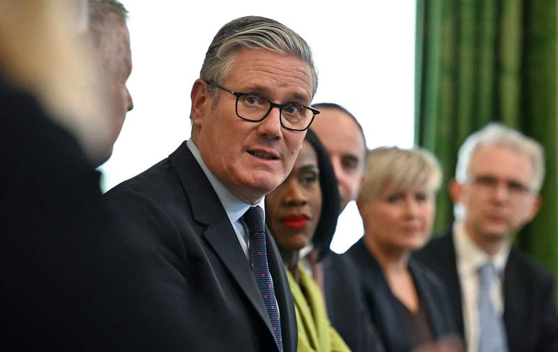 Westminster’s Latest Front: UK Battles Epochal Shift with Under-16 Social Media Curfew Westminster’s Latest Front: UK Battles Epochal Shift with Under-16 Social Media Curfew