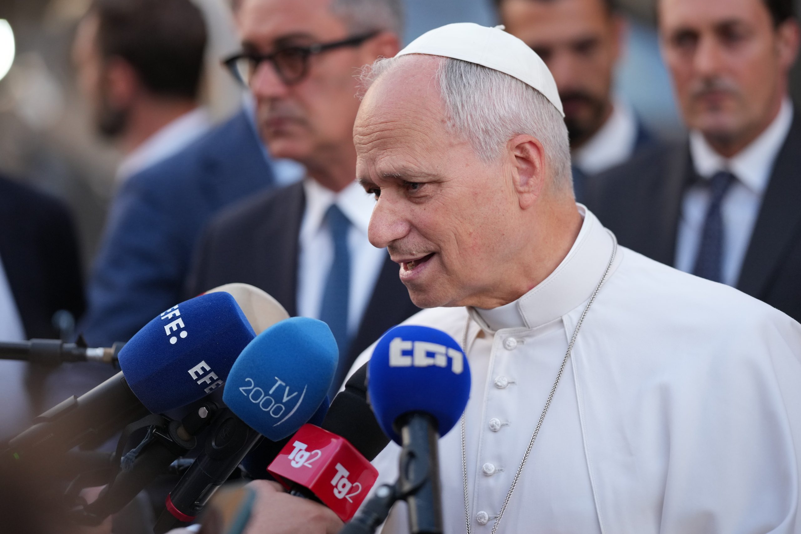 Vatican Rift: Traditionalists Chart Defiant Course Amidst Papal Reforms Vatican Rift: Traditionalists Chart Defiant Course Amidst Papal Reforms