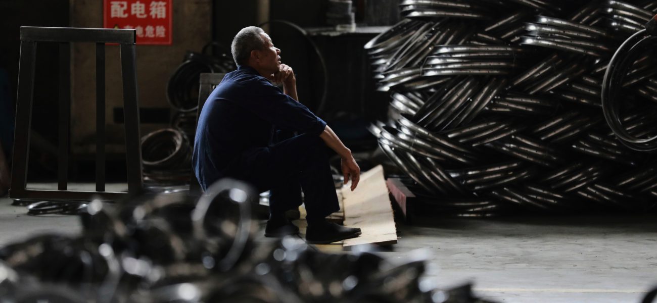 Beijing’s Factory Floor Fizzles, Sparking Global Jitters on Growth Beijing’s Factory Floor Fizzles, Sparking Global Jitters on Growth