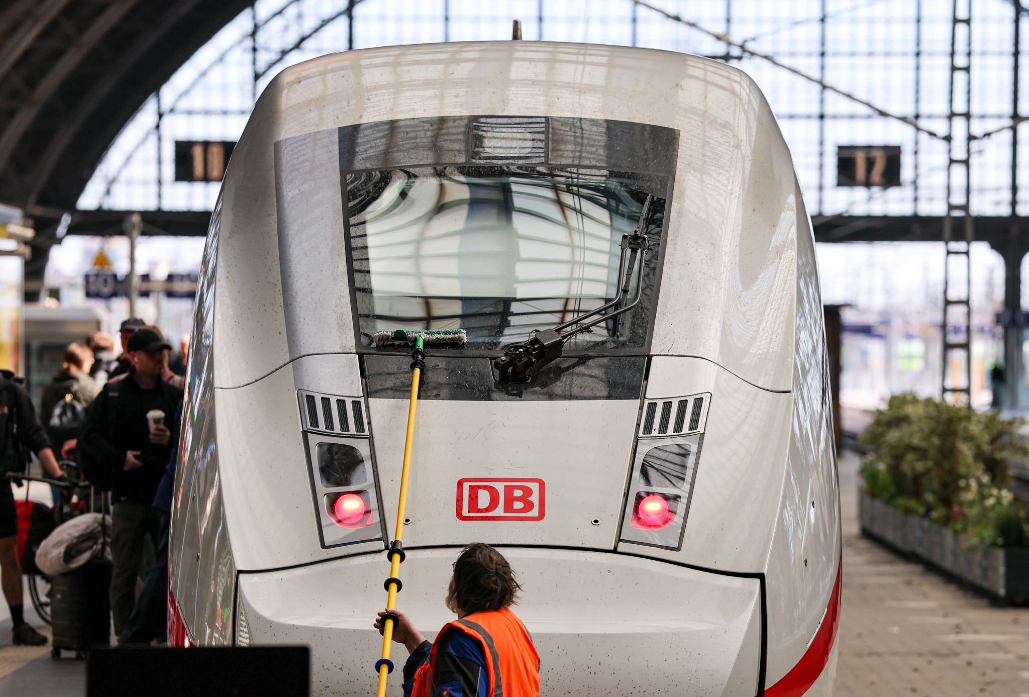 Berlin’s Iron Rails: Deutsche Bahn Feels the Squeeze as Regulators Force Open Gate Berlin’s Iron Rails: Deutsche Bahn Feels the Squeeze as Regulators Force Open Gate