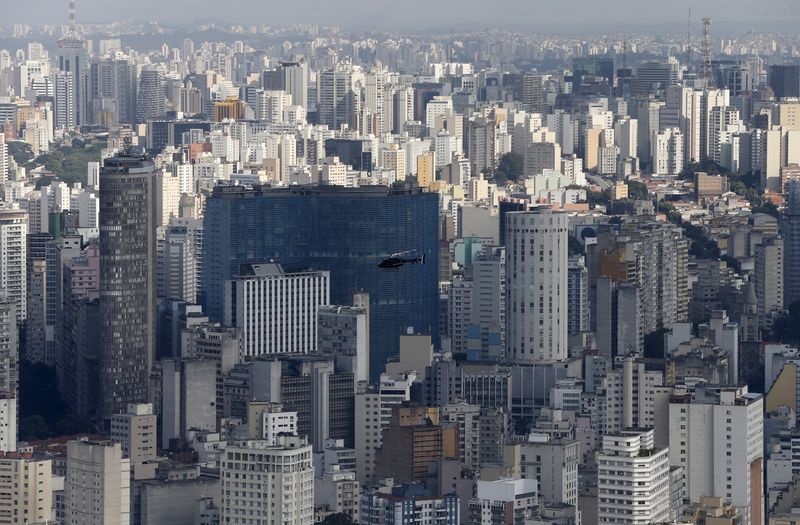 Brazil’s Debt Dilemma: Senate’s Broad Strokes Clash With Executive’s Surgical Aim Brazil’s Debt Dilemma: Senate’s Broad Strokes Clash With Executive’s Surgical Aim