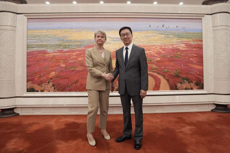 UK’s Tightrope Act: Diplomatic Charms Over China’s Moral Hurdles UK’s Tightrope Act: Diplomatic Charms Over China’s Moral Hurdles