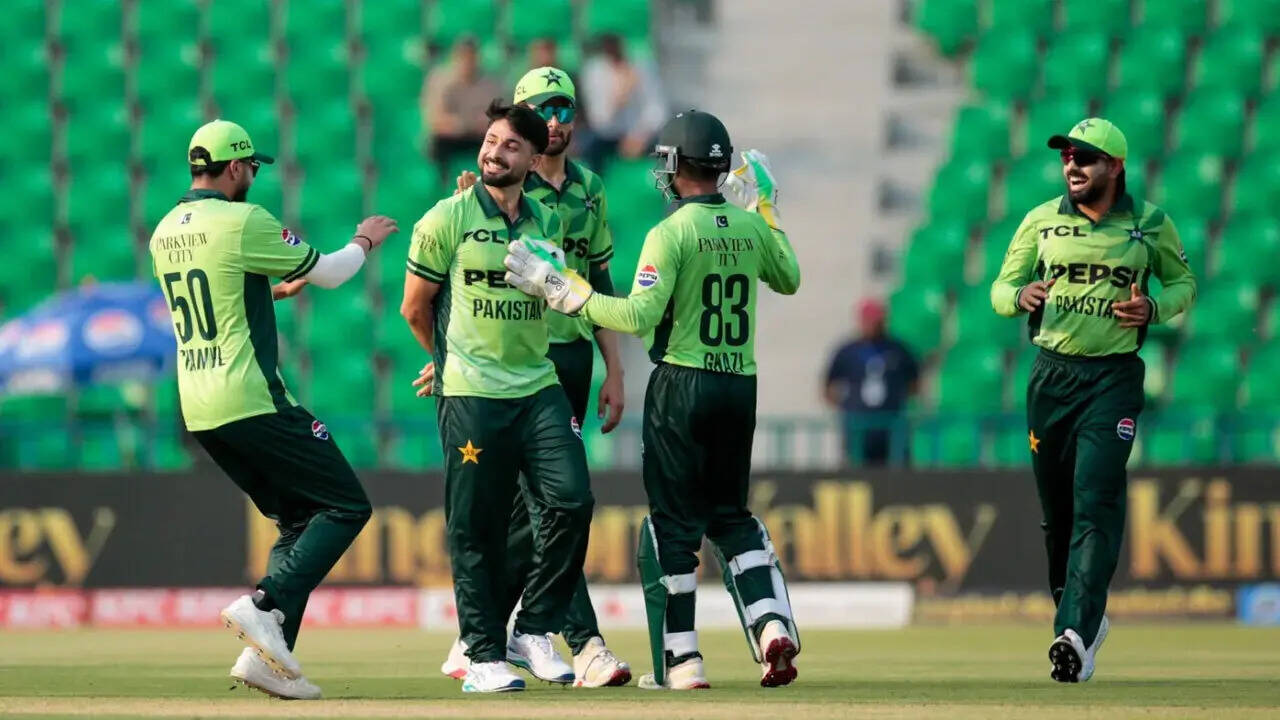 Pakistan Cricket Dangles Fivefold Riches for Global Glory, Silence Invoked Pakistan Cricket Dangles Fivefold Riches for Global Glory, Silence Invoked