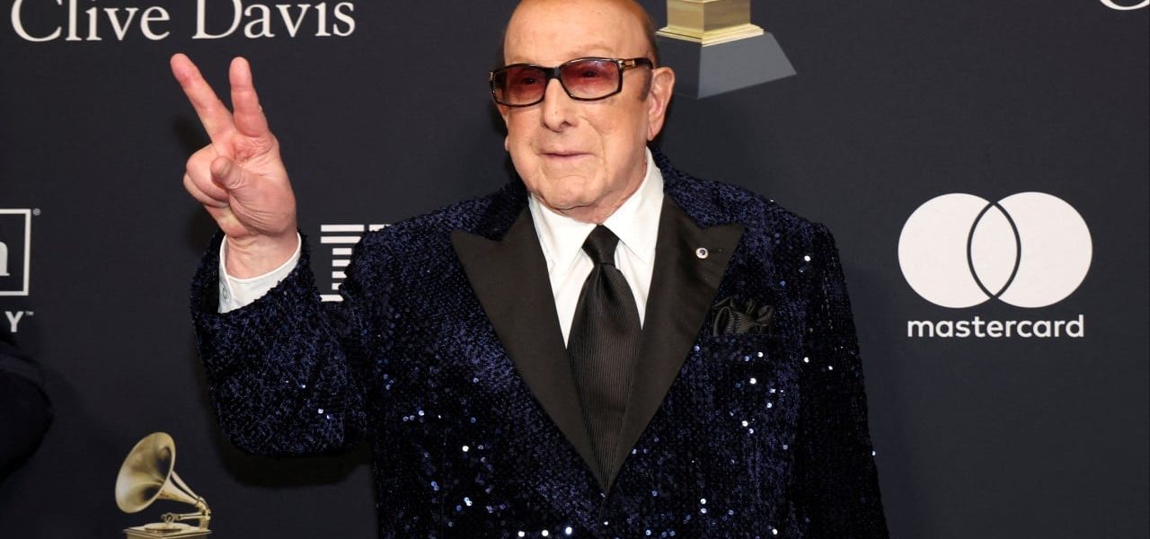 Clive Davis, Music Mogul Behind Pop and Rock Superstars, Dies at 94 Clive Davis, Music Mogul Behind Pop and Rock Superstars, Dies at 94