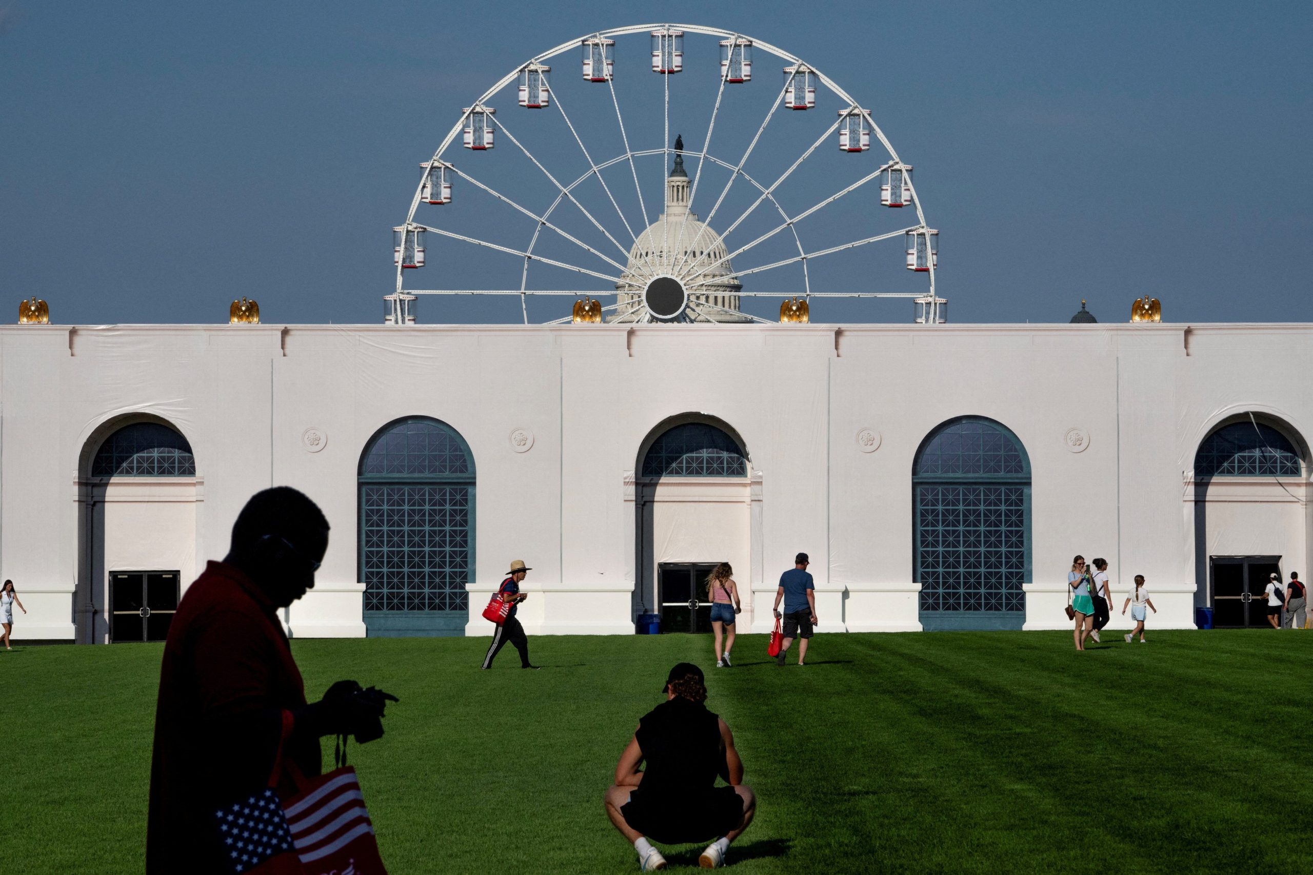 Faded Grandeur: Trump’s ‘Great’ American State Fair Confronts Harsh Reality Faded Grandeur: Trump’s ‘Great’ American State Fair Confronts Harsh Reality