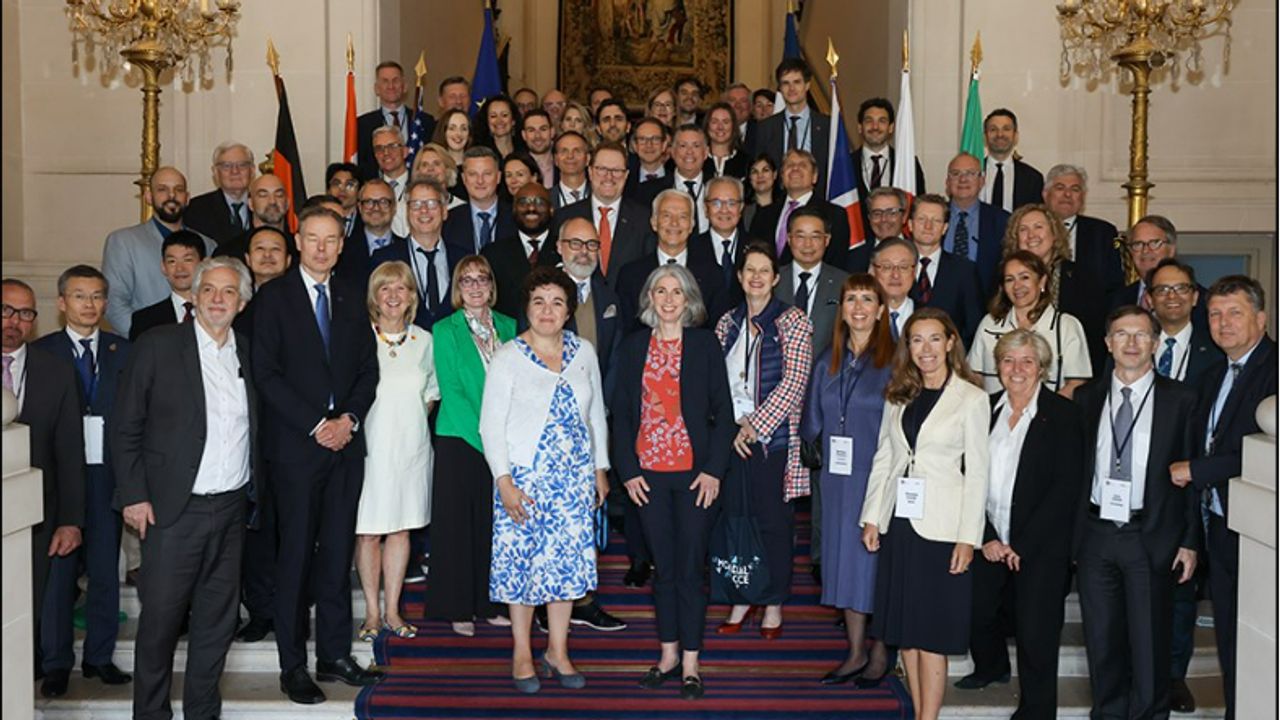 Silent Chess Match: G7 Nations Maneuver for Mineral Supremacy Amidst Global Energy Shift Silent Chess Match: G7 Nations Maneuver for Mineral Supremacy Amidst Global Energy Shift