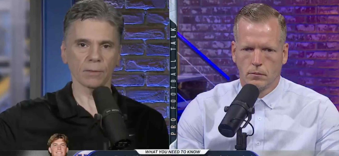 Gridiron Gauntlet: QB’s Political Play Ignites Locker Room Firestorm, Challenges Unity Gridiron Gauntlet: QB’s Political Play Ignites Locker Room Firestorm, Challenges Unity