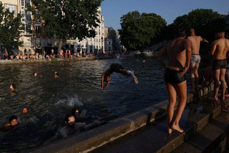 The Chill Refuge: France’s Scorching Summers Redefine Urban Sanctuary The Chill Refuge: France’s Scorching Summers Redefine Urban Sanctuary