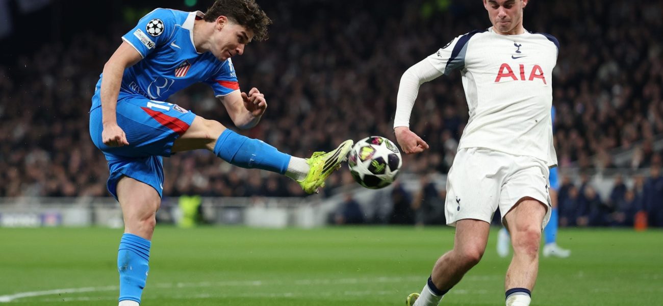 Atletico Tightens Grip on Alvarez as Barcelona’s Transfer Saga Simmers Atletico Tightens Grip on Alvarez as Barcelona’s Transfer Saga Simmers
