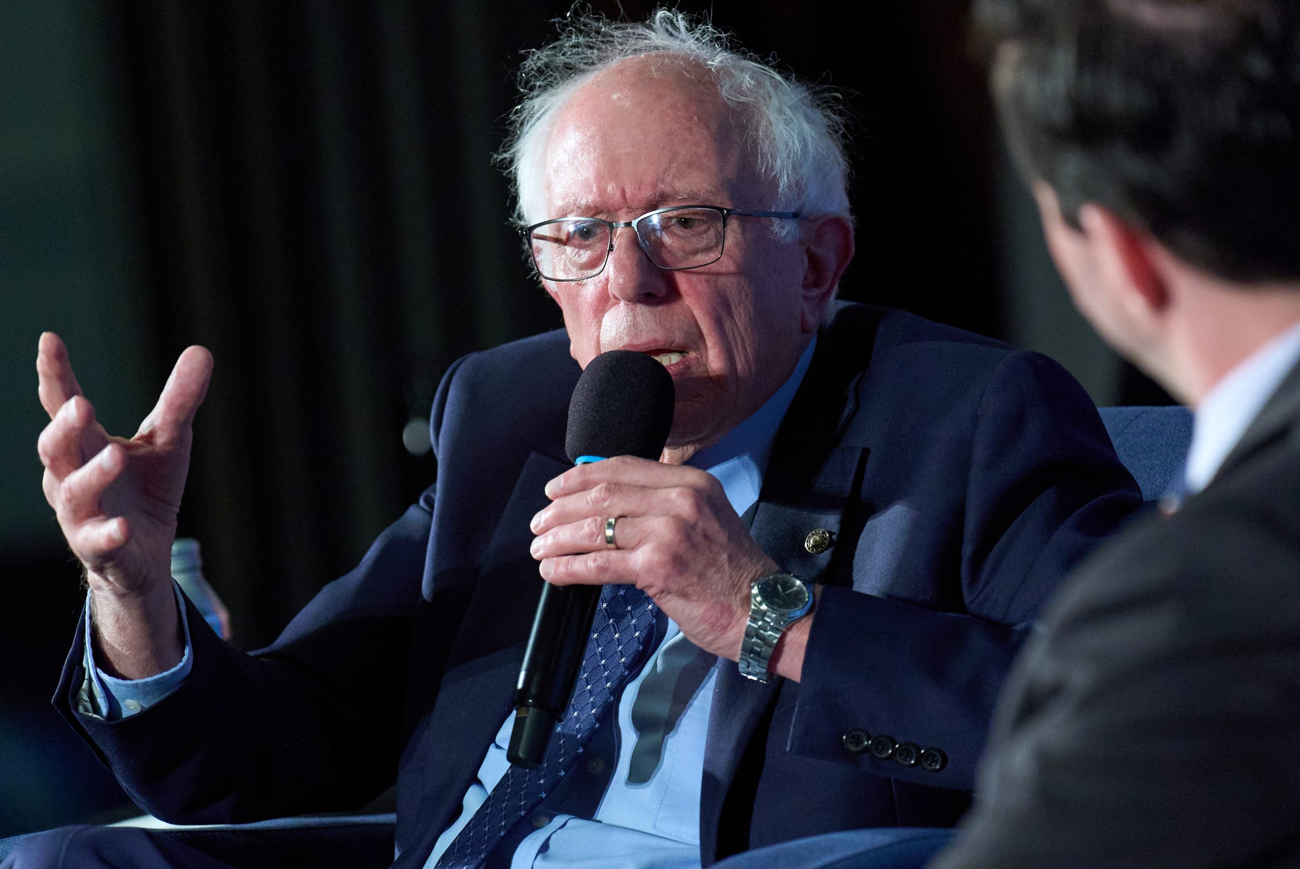 Bernie Sanders’ AI Socialism Plan Challenges Tech Titans and Global Power Bernie Sanders’ AI Socialism Plan Challenges Tech Titans and Global Power