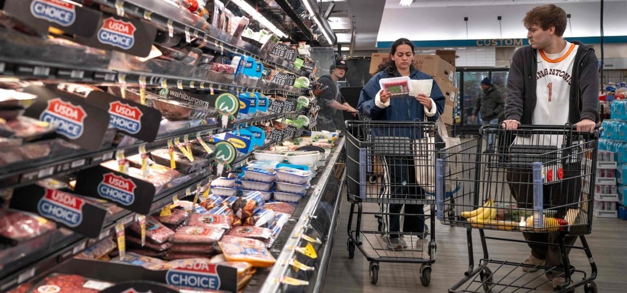 US Inflation Climbs to Three-Year High as Consumer Spending Defies Economic Headwinds US Inflation Climbs to Three-Year High as Consumer Spending Defies Economic Headwinds