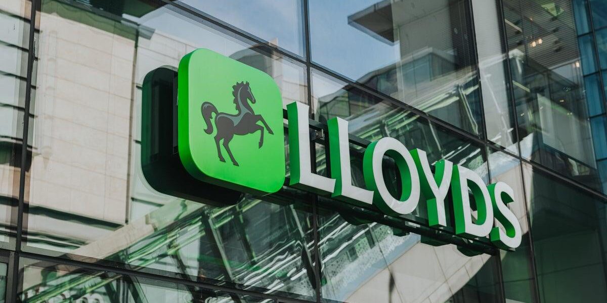 Lloyds Announces £2bn Cost-Cutting Plan Amid 23% Profit Surge Lloyds Announces £2bn Cost-Cutting Plan Amid 23% Profit Surge