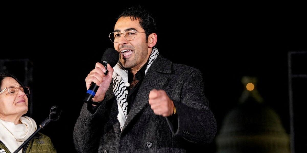US Appeals Court Overturns Ruling Freeing Columbia Activist Mohsen Mahdawi US Appeals Court Overturns Ruling Freeing Columbia Activist Mohsen Mahdawi