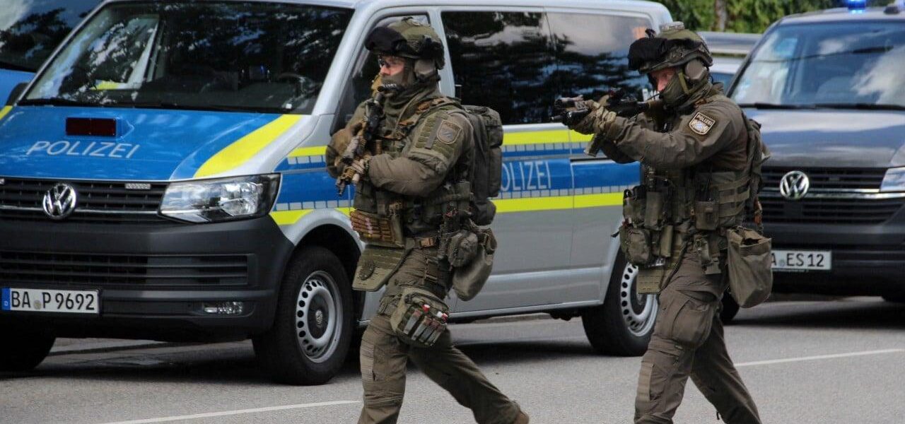 Man Dies Following Knife Attack at German Bank, Suspect Barricaded Inside Man Dies Following Knife Attack at German Bank, Suspect Barricaded Inside