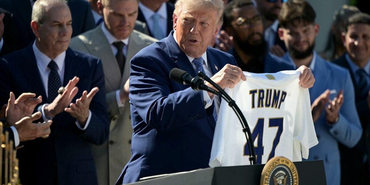 Trump Praises Dodgers as ‘One of the Great Brands’ During White House Visit Trump Praises Dodgers as ‘One of the Great Brands’ During White House Visit