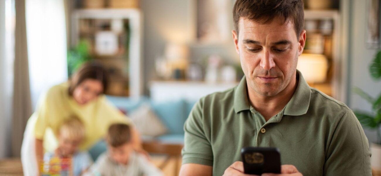 Families Miss Quality Time Due to Excessive Smartphone Use