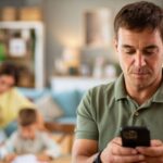 Families Miss Quality Time Due to Excessive Smartphone Use Families Miss Quality Time Due to Excessive Smartphone Use