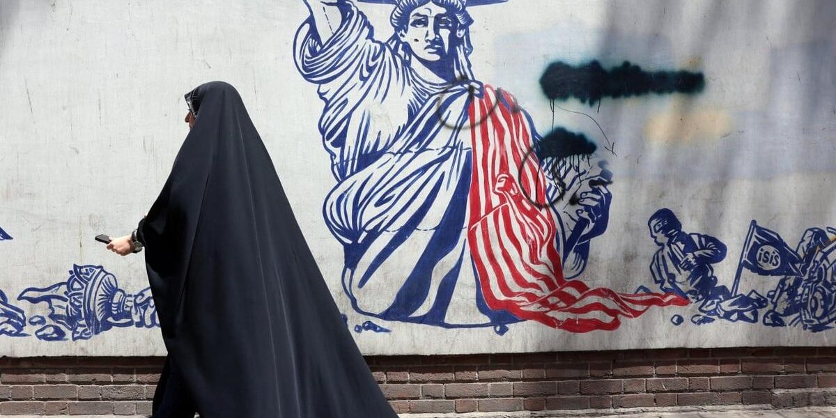 US, Iran Exchange Strikes Amid Hormuz Closure Claims US, Iran Exchange Strikes Amid Hormuz Closure Claims