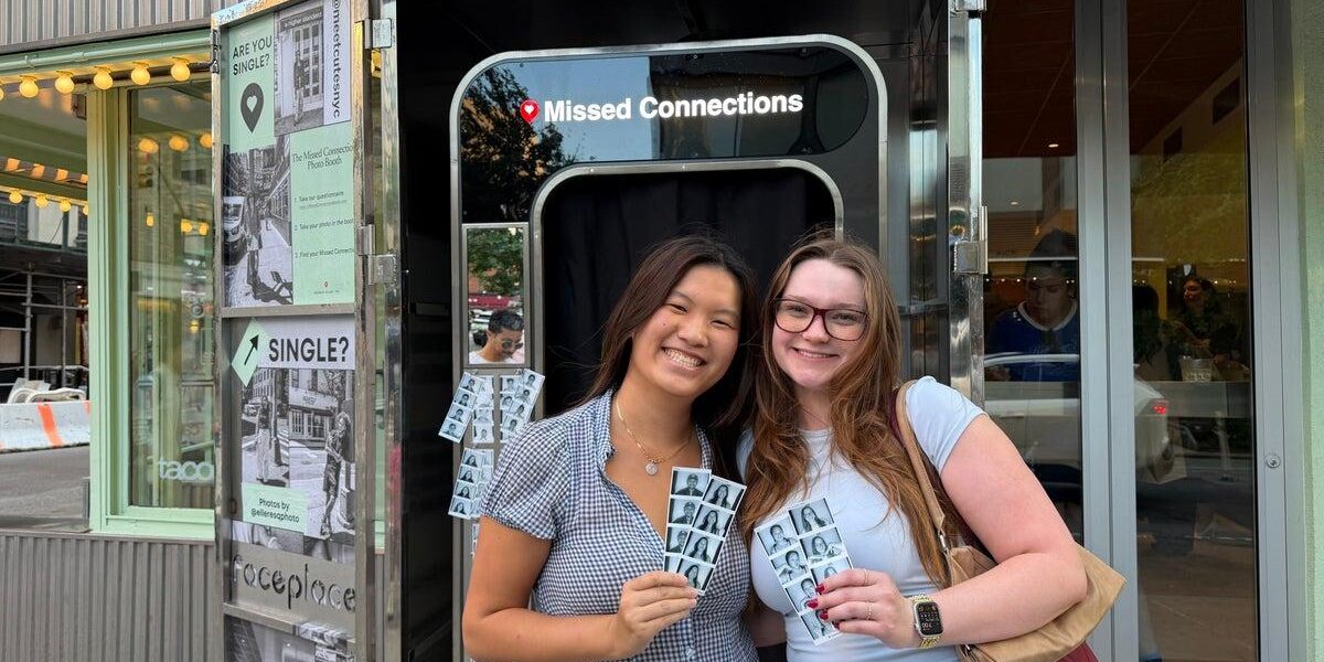 New York City Photobooth Matches Strangers for Love New York City Photobooth Matches Strangers for Love