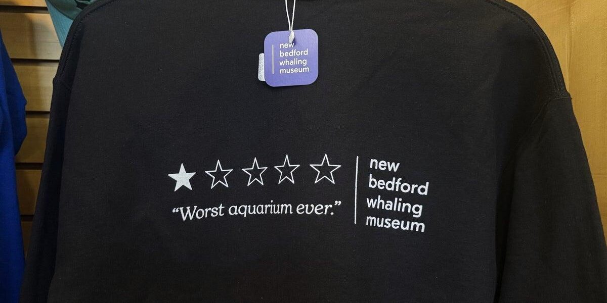 Massachusetts Whaling Museum Turns Negative Review into Viral Merchandise Success Massachusetts Whaling Museum Turns Negative Review into Viral Merchandise Success