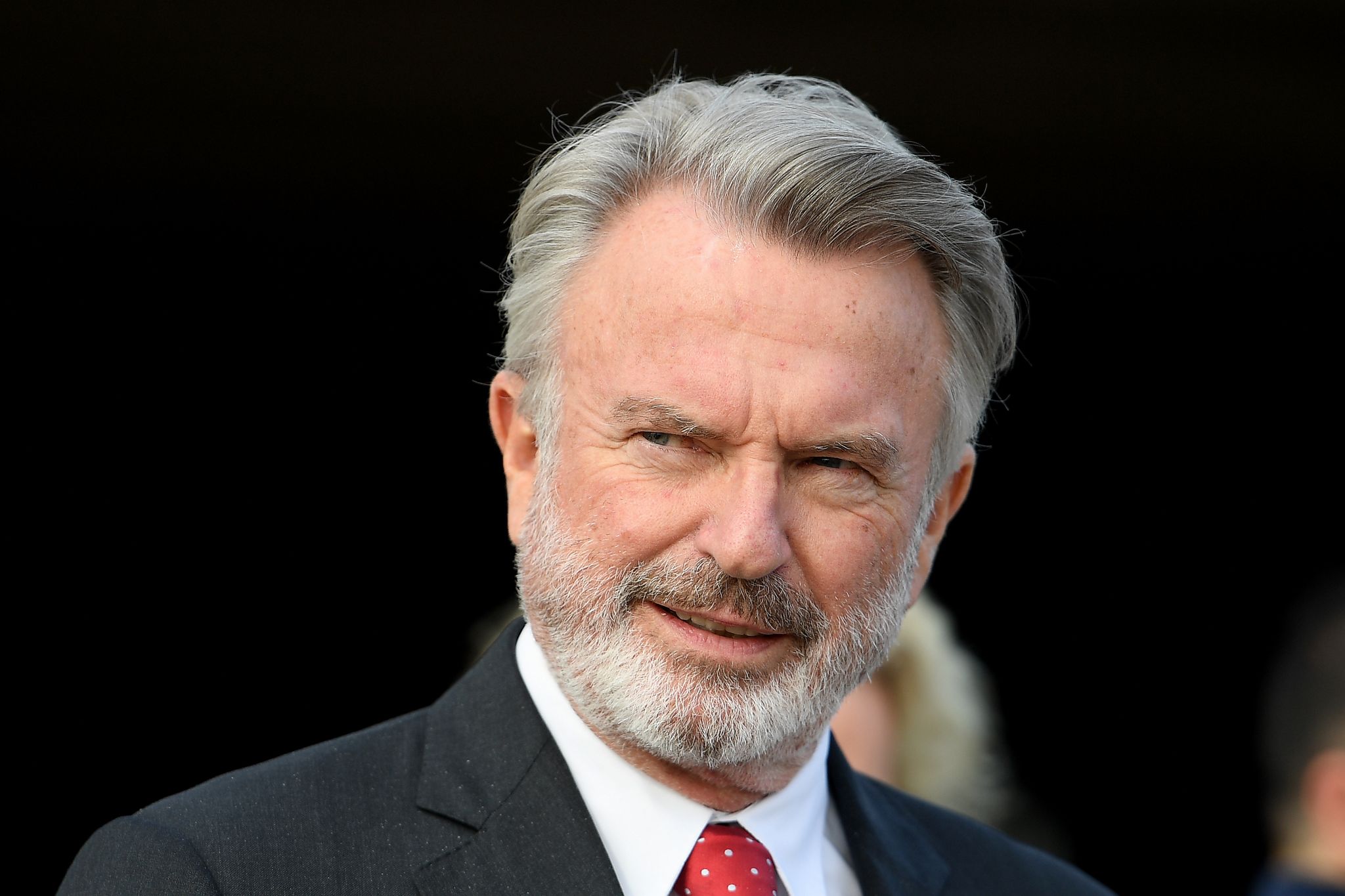 Beyond the Dinosaurs: Sam Neill’s Quiet Exit Echoes Across Global Screens Beyond the Dinosaurs: Sam Neill’s Quiet Exit Echoes Across Global Screens