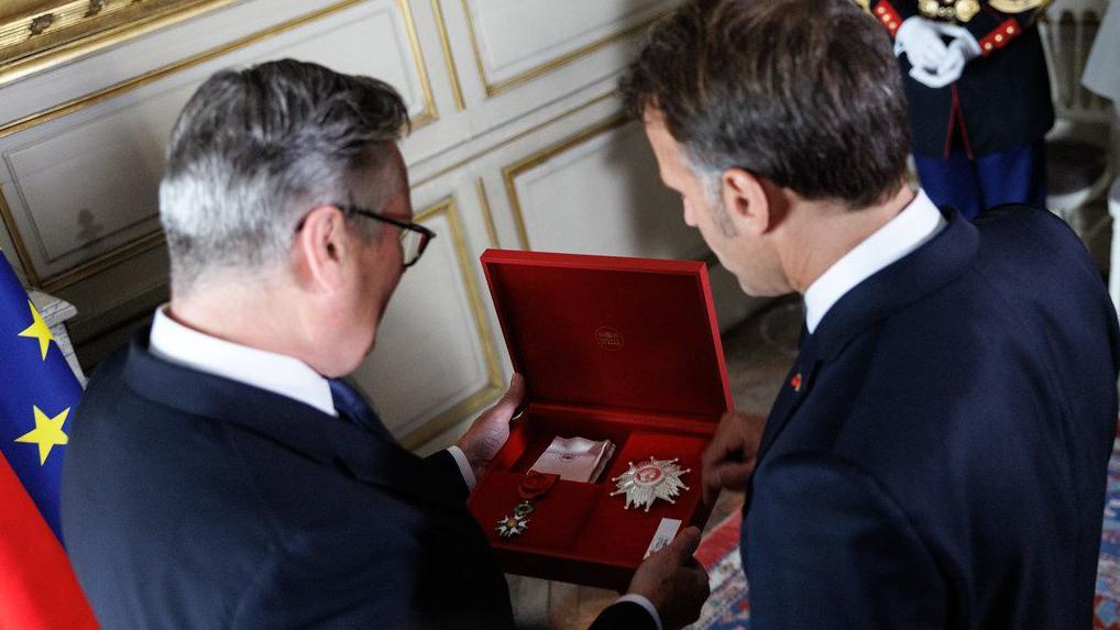 Macron’s Medallion: Starmer’s French ‘Honour’ Echoes a New European Courtship, Post-Brexit Macron’s Medallion: Starmer’s French ‘Honour’ Echoes a New European Courtship, Post-Brexit