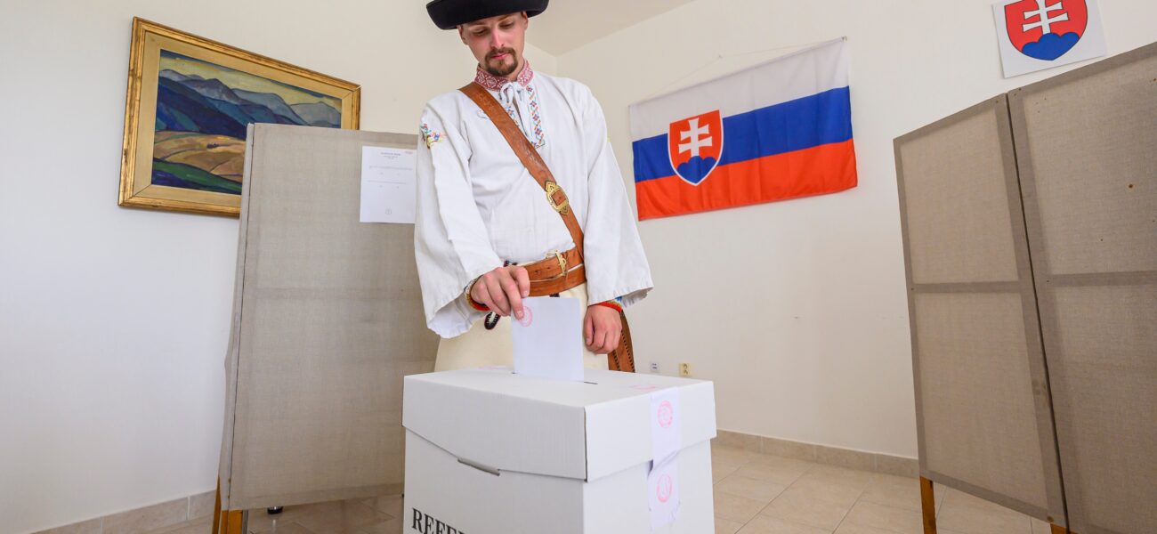 Slovakia: Fico’s Referendum Fails Amid Voter Apathy Slovakia: Fico’s Referendum Fails Amid Voter Apathy