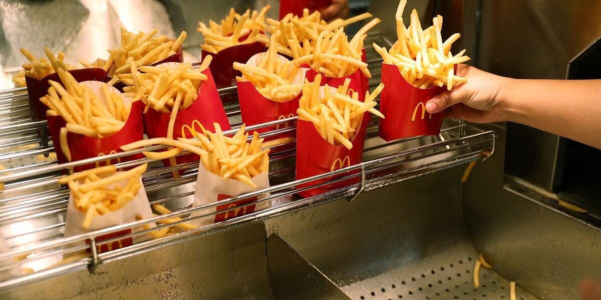 McDonald’s Faces Lawsuit After Customer Suffers Burns from Overheated Fries McDonald’s Faces Lawsuit After Customer Suffers Burns from Overheated Fries