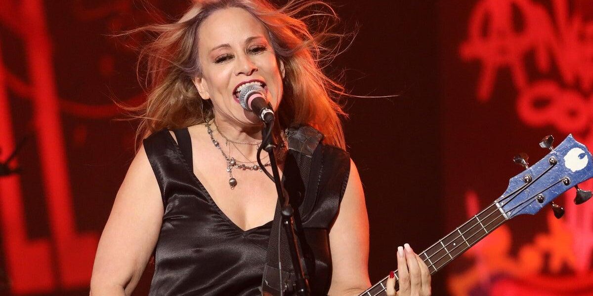 L7 Bassist Jennifer Finch Dies at 59 After Brain Cancer Battle L7 Bassist Jennifer Finch Dies at 59 After Brain Cancer Battle