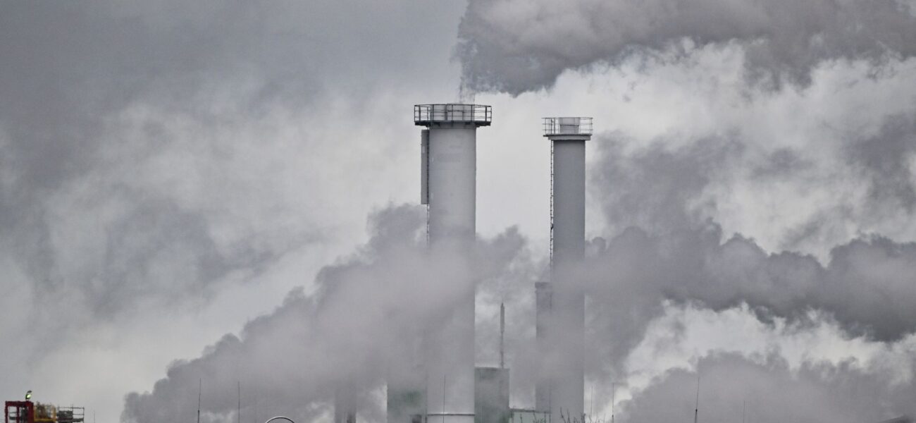 Berlin Blinkers: German Economic Heavyweights Push Climate Target Backlog