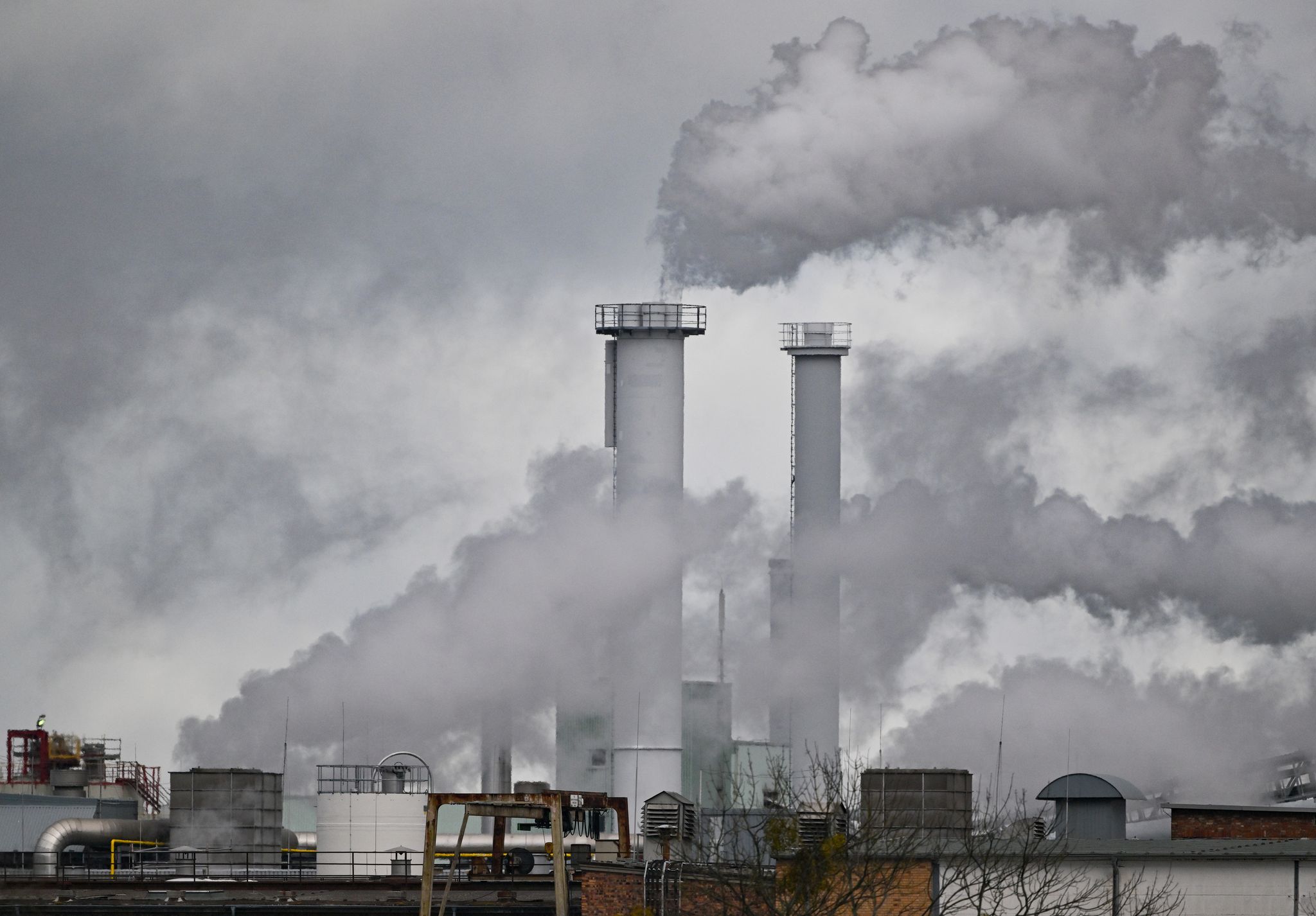 Berlin Blinkers: German Economic Heavyweights Push Climate Target Backlog