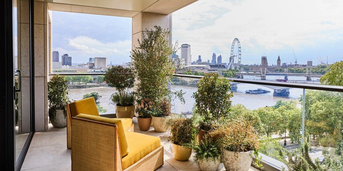 Strand’s Transformation: London’s Chic Boulevard Rises from the Ashes Strand’s Transformation: London’s Chic Boulevard Rises from the Ashes