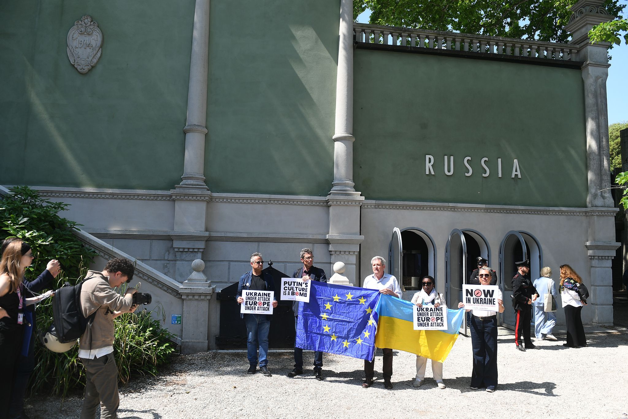Venice Biennale Caught in Geopolitical Crossfire: EU Wields Funding Ax Over Russia Link Venice Biennale Caught in Geopolitical Crossfire: EU Wields Funding Ax Over Russia Link