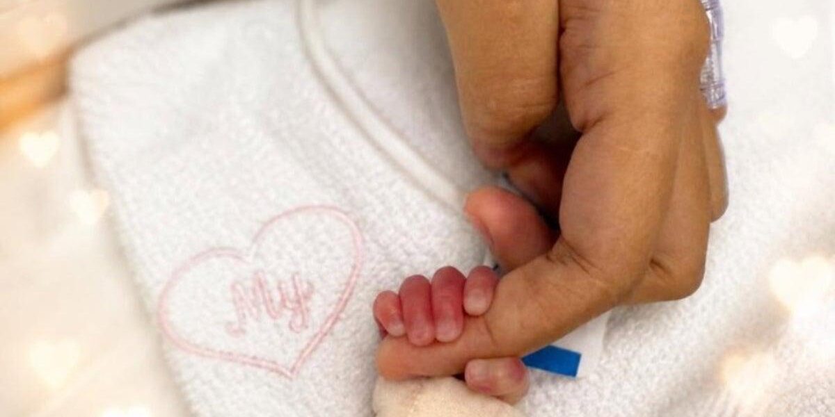 UK Woman Delivers Identical Quadruplets in One-in-15 Million Pregnancy UK Woman Delivers Identical Quadruplets in One-in-15 Million Pregnancy