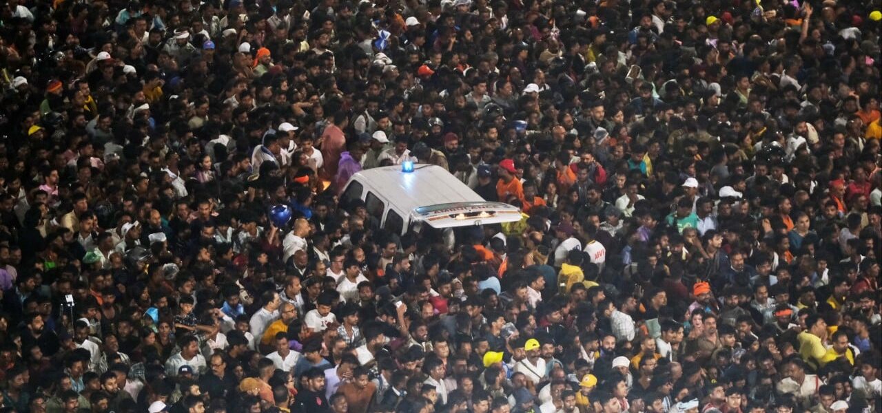 1 Dead, Nearly 100 Injured in India Chariot Festival Crush