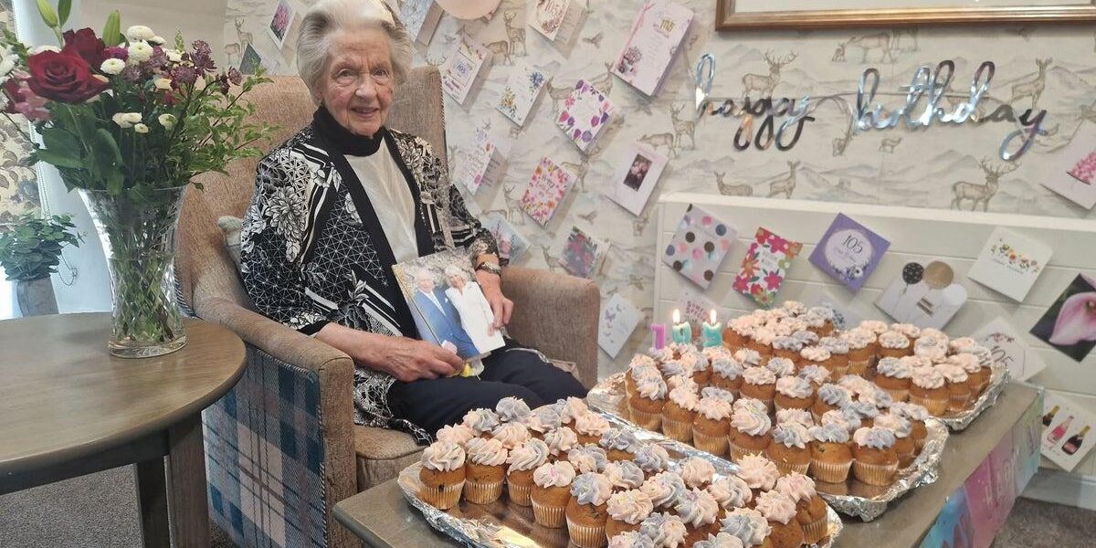 Centenarian Mary Davidson Smith Celebrates 105th Birthday with Royal Card Centenarian Mary Davidson Smith Celebrates 105th Birthday with Royal Card