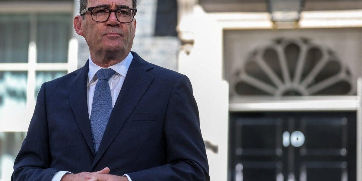 Andy Burnham Announces Cabinet Reshuffle: Reeves Dismissed as Chancellor Andy Burnham Announces Cabinet Reshuffle: Reeves Dismissed as Chancellor