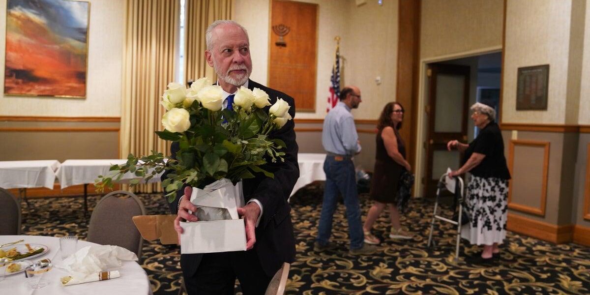 Rabbi Jeffrey Myers Retires from Tree of Life Congregation Following Pittsburgh Synagogue Attack Rabbi Jeffrey Myers Retires from Tree of Life Congregation Following Pittsburgh Synagogue Attack
