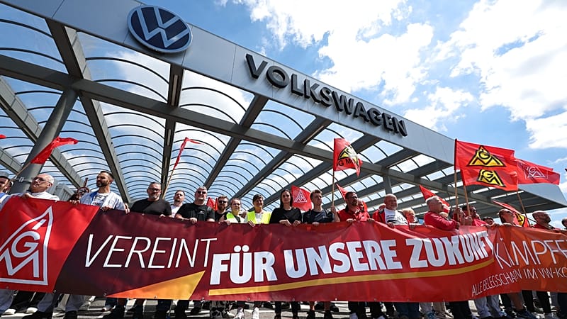 Volkswagen’s Reckoning: Can Germany’s Industrial Icon Survive Without a Class War? Volkswagen’s Reckoning: Can Germany’s Industrial Icon Survive Without a Class War?