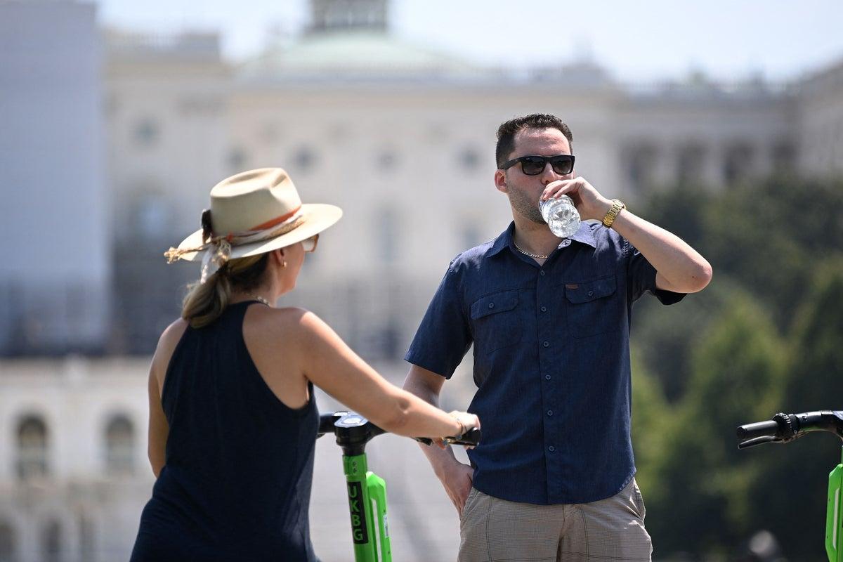 Hydration Alert: Three-Quarters of Americans Under-Drinking, Experts Warn Hydration Alert: Three-Quarters of Americans Under-Drinking, Experts Warn