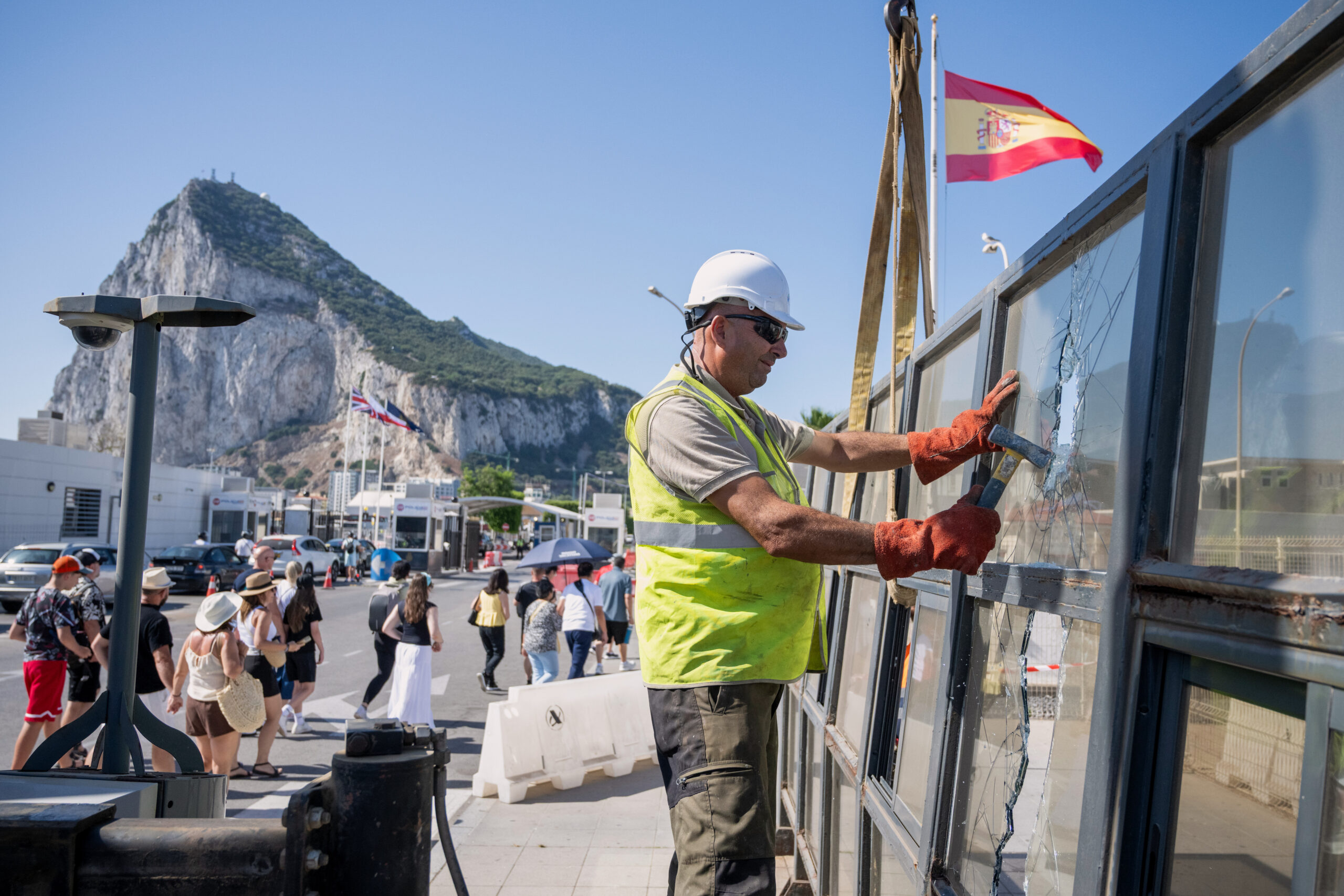 The Ghost of Gib: Border Fence Vanishes, Old Animosities Linger The Ghost of Gib: Border Fence Vanishes, Old Animosities Linger