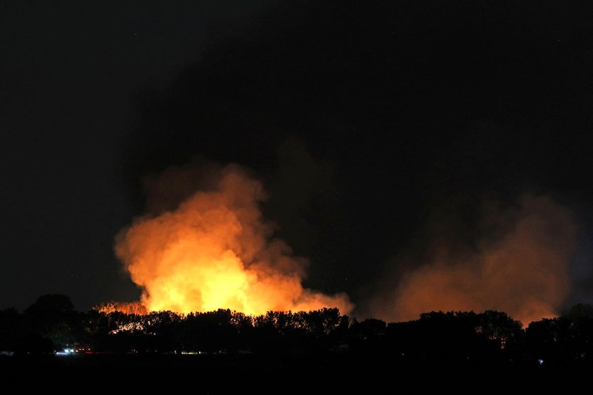 Firefighters Hospitalized, Fire Engines Destroyed in Fertilizer Plant Explosion Firefighters Hospitalized, Fire Engines Destroyed in Fertilizer Plant Explosion