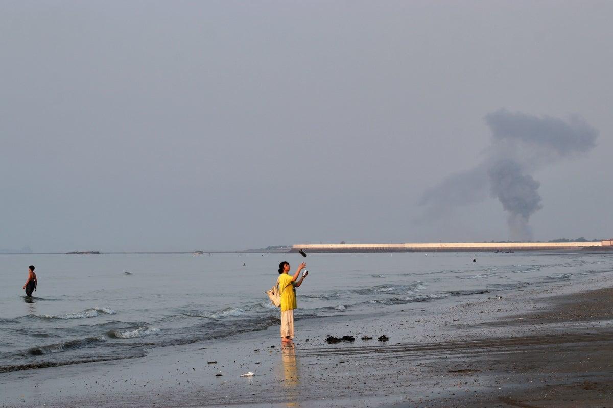 Strait of Hormuz Shipping Plummets Amid Escalating Middle East Tensions