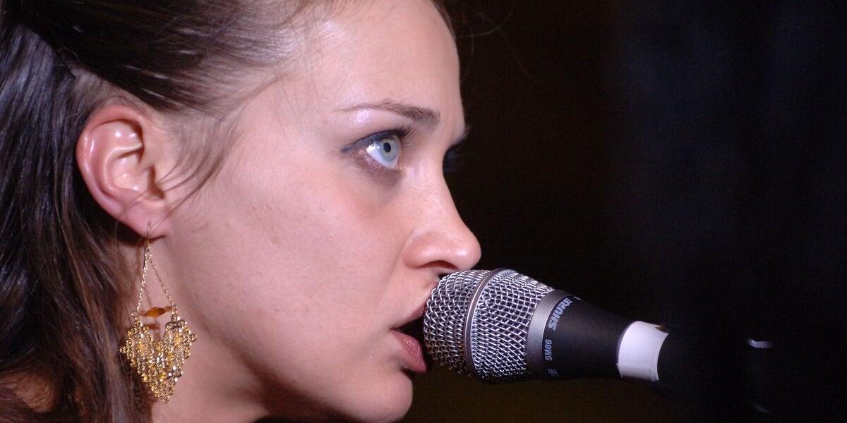 Fiona Apple’s ‘Tidal’ Marks 30 Years: Impact on Pop Songwriting