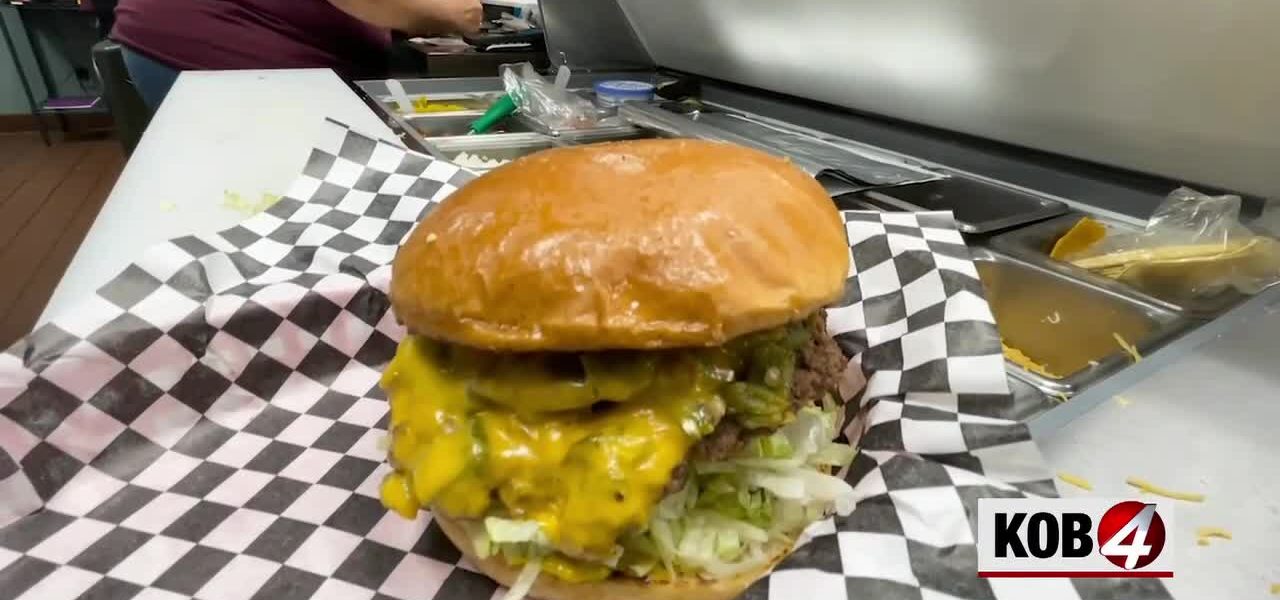 Green Chile Cheeseburger Battle Reignites New Mexico’s Culinary Cold War Green Chile Cheeseburger Battle Reignites New Mexico’s Culinary Cold War