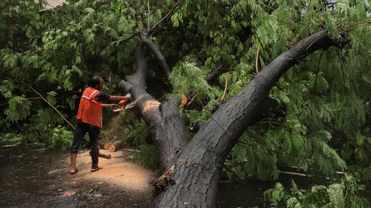 Mumbai’s Drowning Dream: Monsoon Exposes Cracks in India’s Urban Promise Mumbai’s Drowning Dream: Monsoon Exposes Cracks in India’s Urban Promise