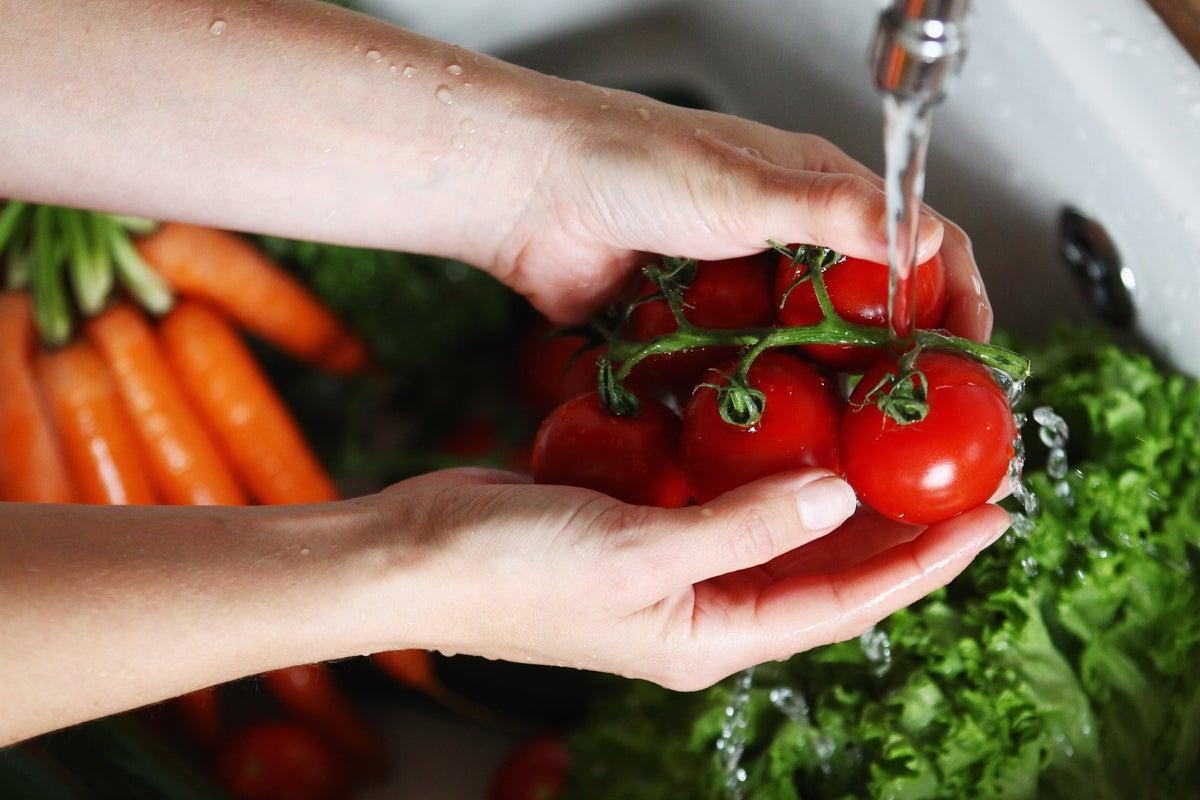 Essential Safety Measures for Washing Fruits and Vegetables to Prevent Cyclosporiasis Essential Safety Measures for Washing Fruits and Vegetables to Prevent Cyclosporiasis