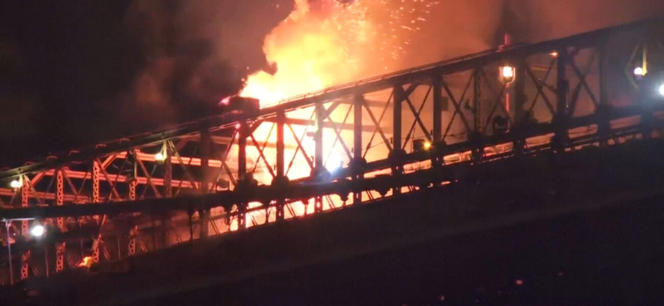 Grand Spectacle, Minor Inferno: Brooklyn Bridge Incident Echoes Urban Fragility Grand Spectacle, Minor Inferno: Brooklyn Bridge Incident Echoes Urban Fragility