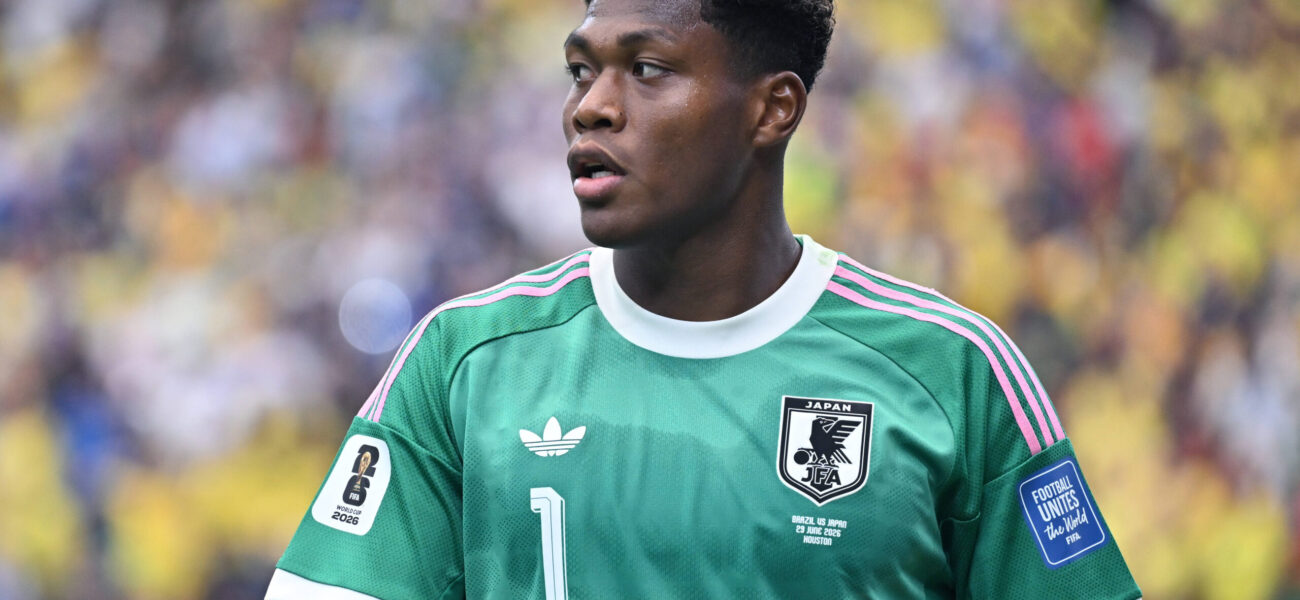 Juventus Lands Suzuki: Leeds Loses €30M Goalkeeper Juventus Lands Suzuki: Leeds Loses €30M Goalkeeper