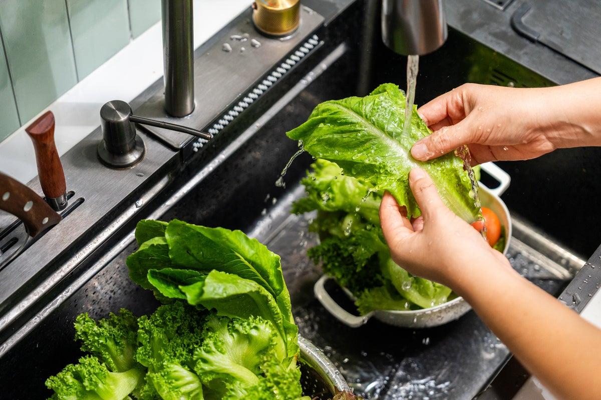 Cyclospora Outbreak Sickens Over 11,500 in US: Expert Weighs In Cyclospora Outbreak Sickens Over 11,500 in US: Expert Weighs In